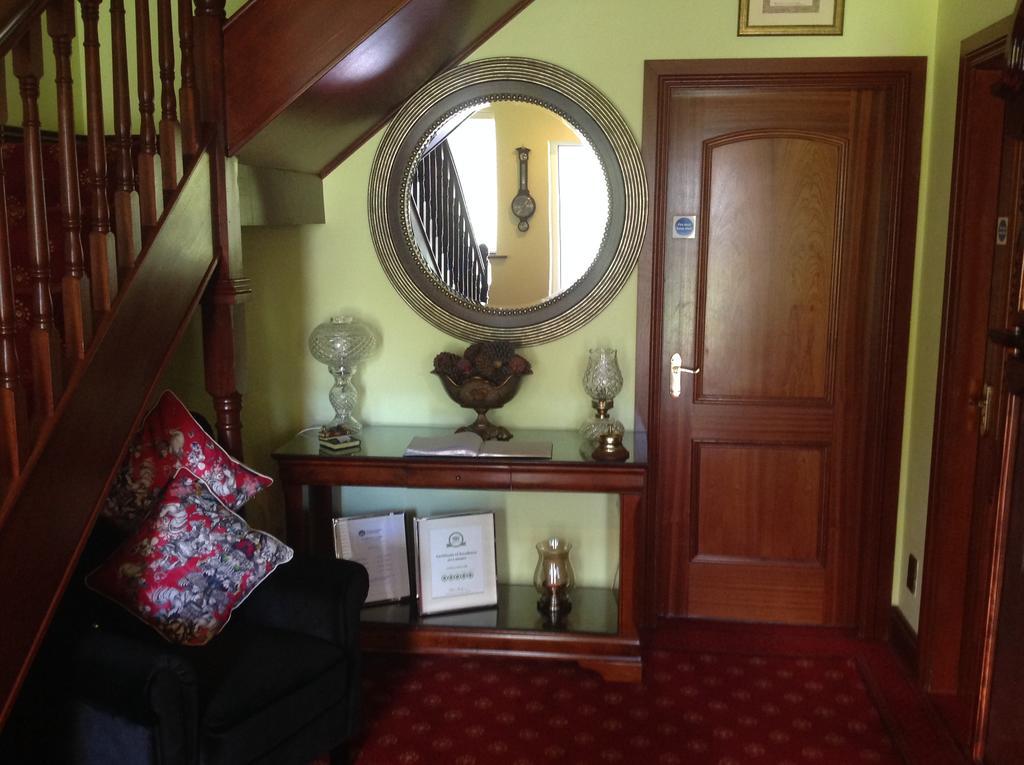Caldhame Lodge Crumlin  Exterior foto